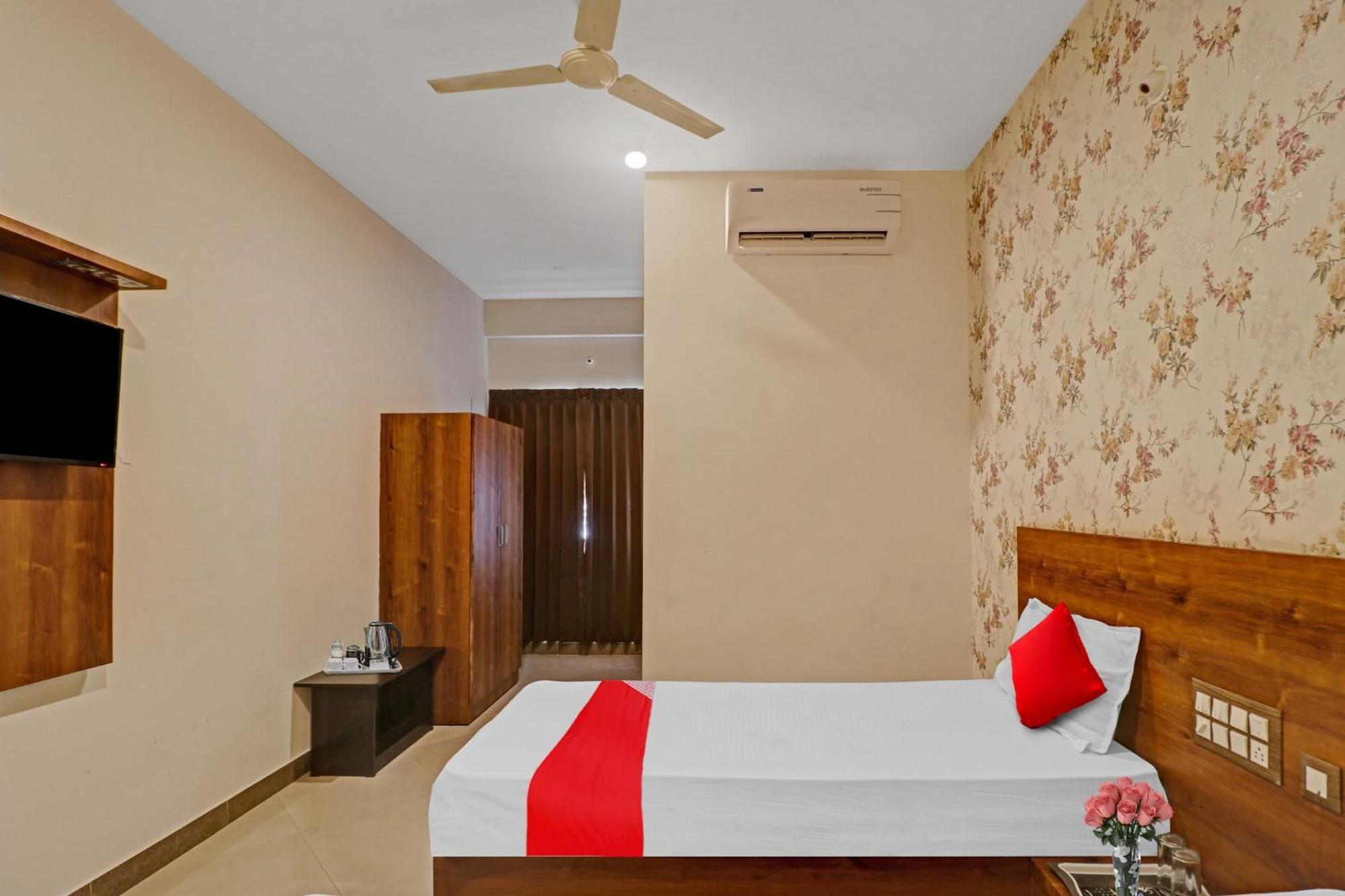 Hotel O Formula Vanivilasa Puram Dış mekan fotoğraf